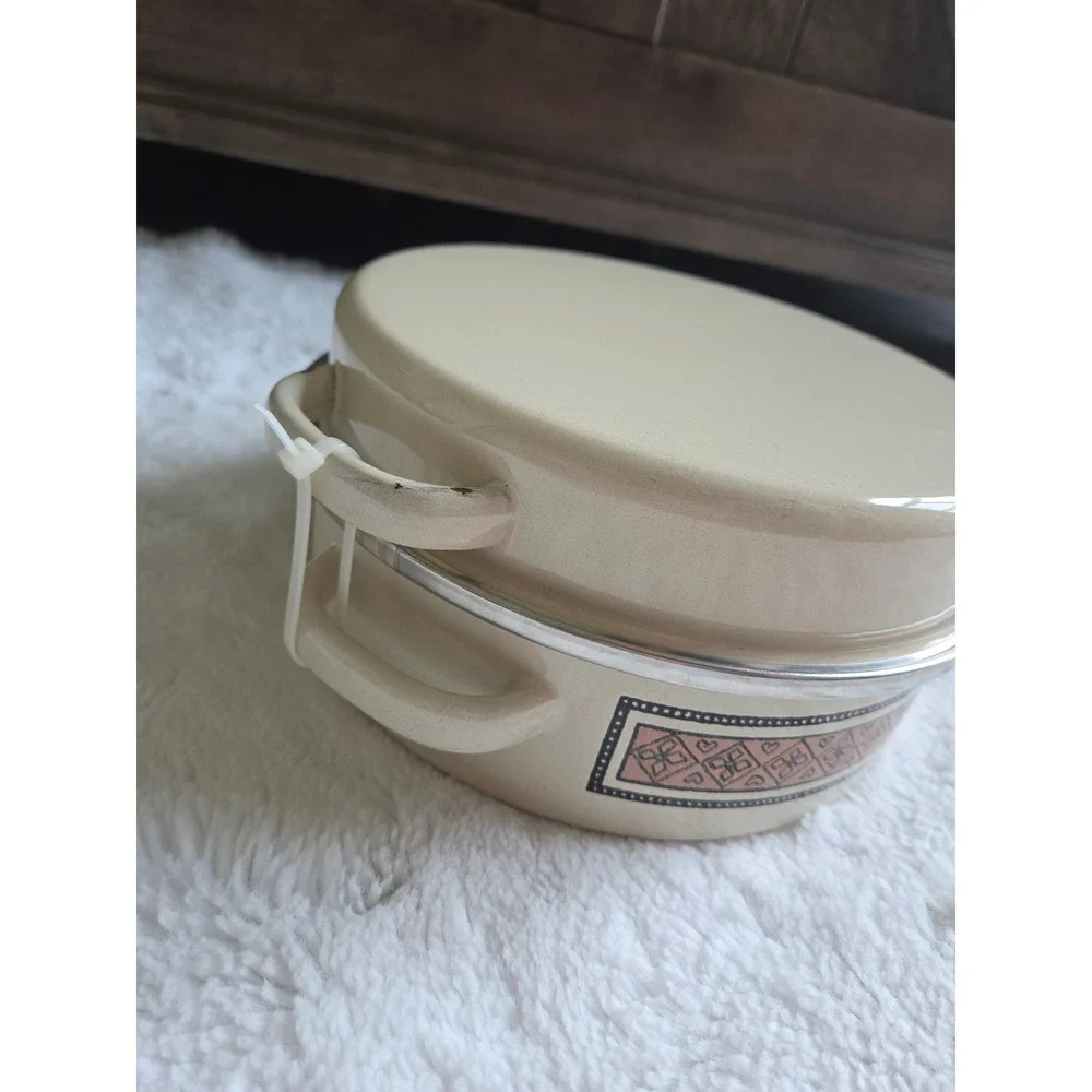 Vintage Retro Cast Aluminum Enamelware Casserole Dish with Lid Cream Geometric